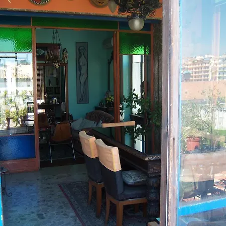 Sirtanus Bed & Breakfast *